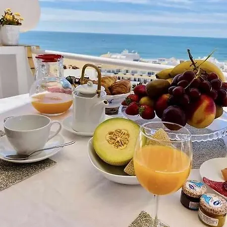 Penthouse Sea View By Holidays Appartamento