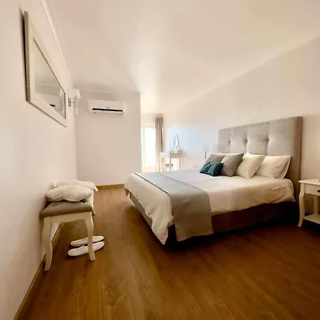 Penthouse Sea View By Holidays Apartment