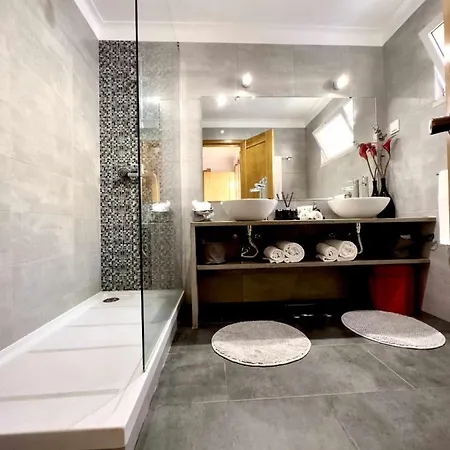 Penthouse Sea View By Holidays Appartamento *